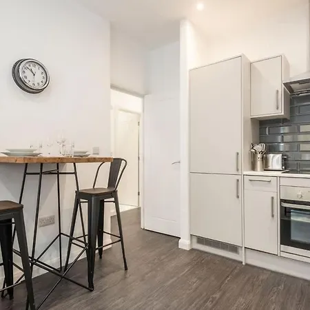 Cosy 1 Bedroom In * בראדפורד