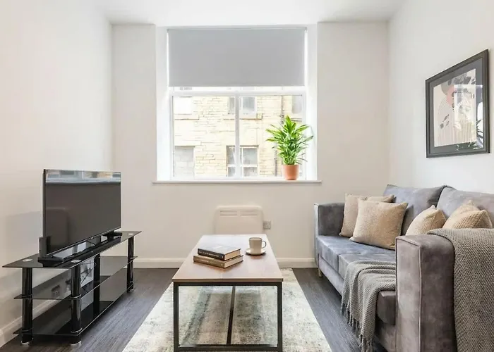 Cosy 1 Bedroom In דירה *