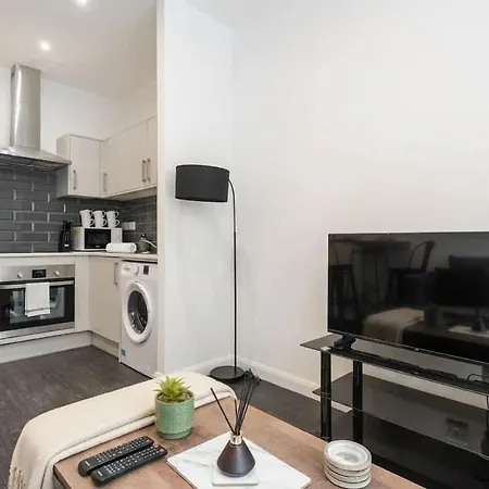 Cosy 1 Bedroom In *