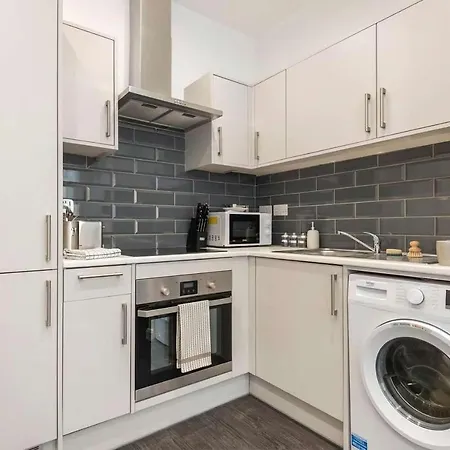 Cosy 1 Bedroom In *